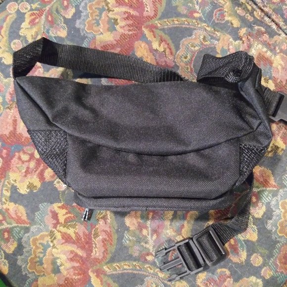 TWO items ideal for HIKERS and or BIKERS :   Backpack & fannypack - Picture 6 of 6